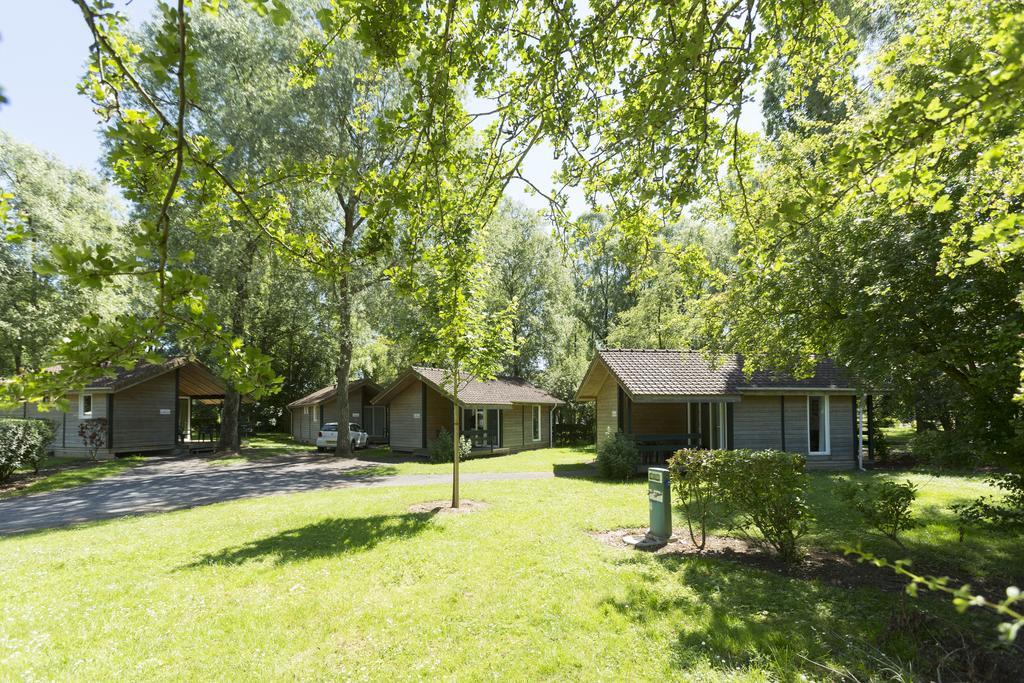 Camping Du Port De Plaisance Peronne  Exterior photo