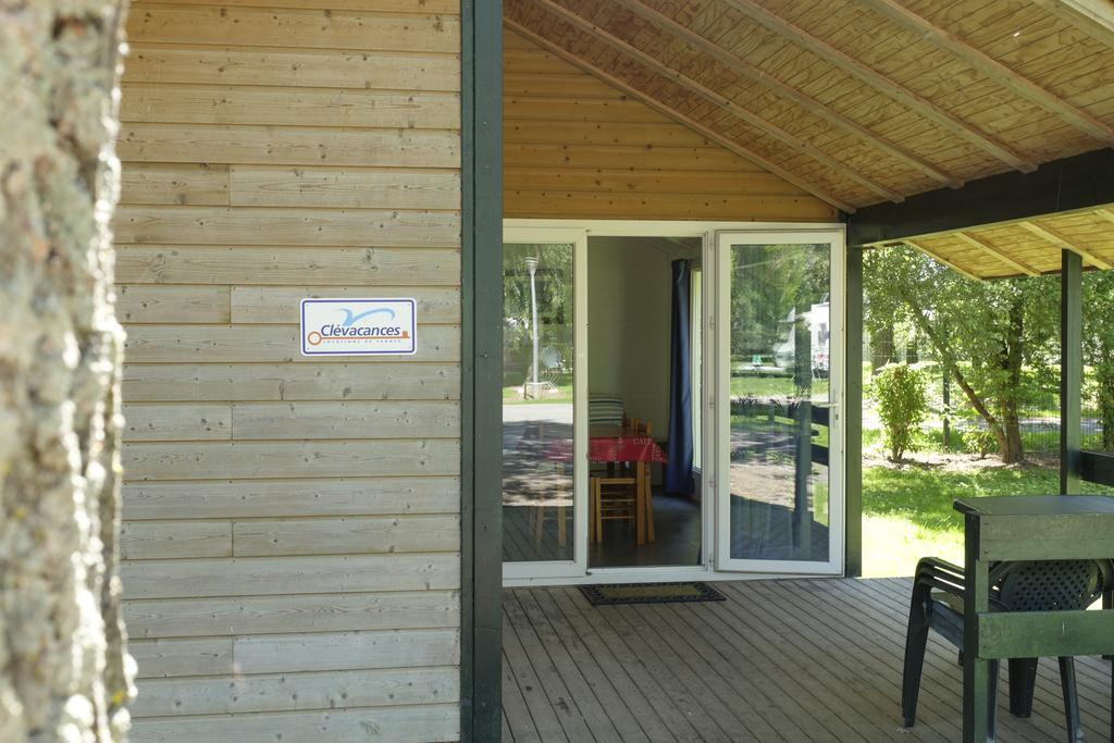 Camping Du Port De Plaisance Peronne  Room photo